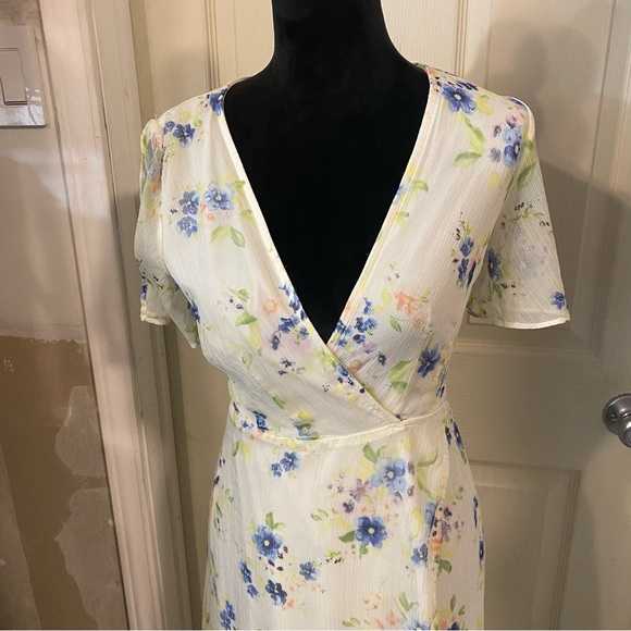 Altar’d  State Maxi Floral Wrap Dress in White womens Small white short sleeve - Picture 13 of 13